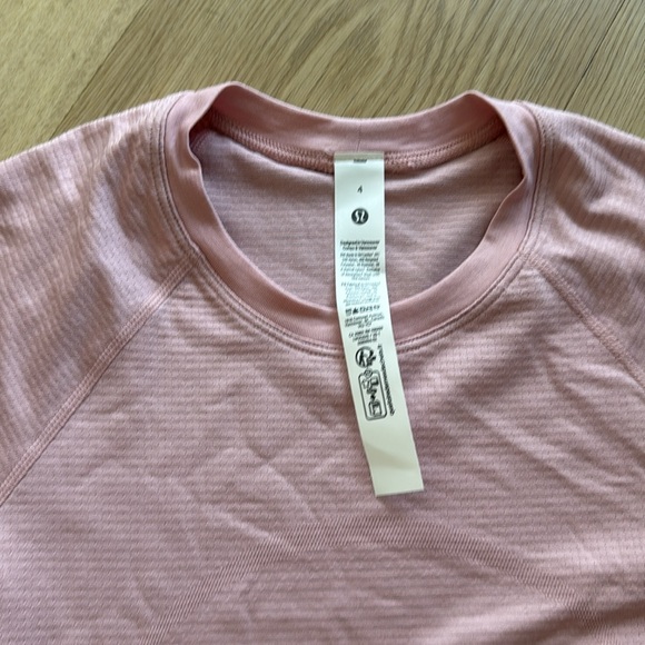NEW lululemon swiftly tech cropped 4 - Picture 2 of 4